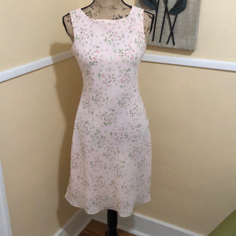 Size 4/5 pink sundress w floral accents